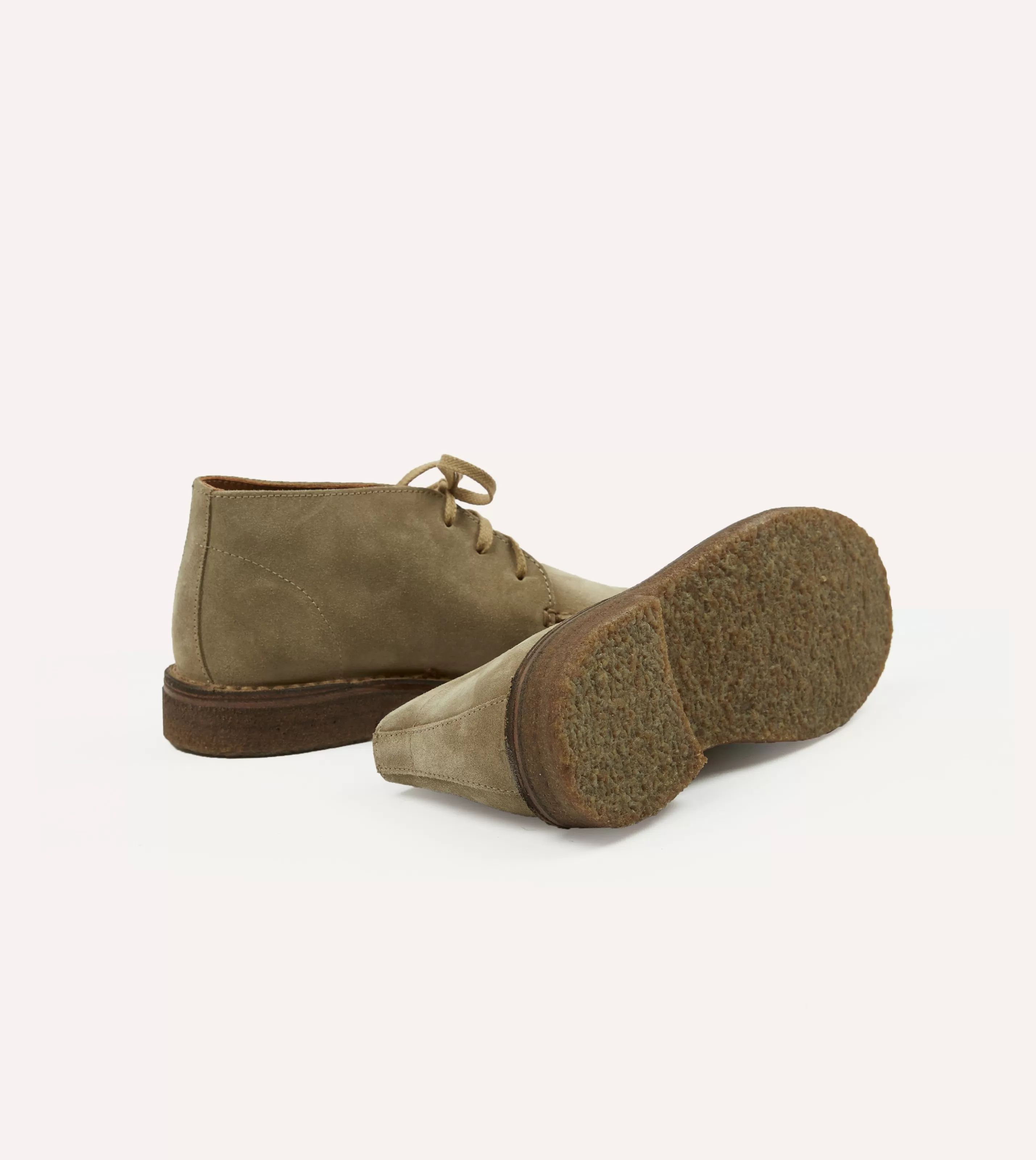 Drake’s Footwear | Chukkas | Crosby Moc-Toe Chukka Boot Suede Sand